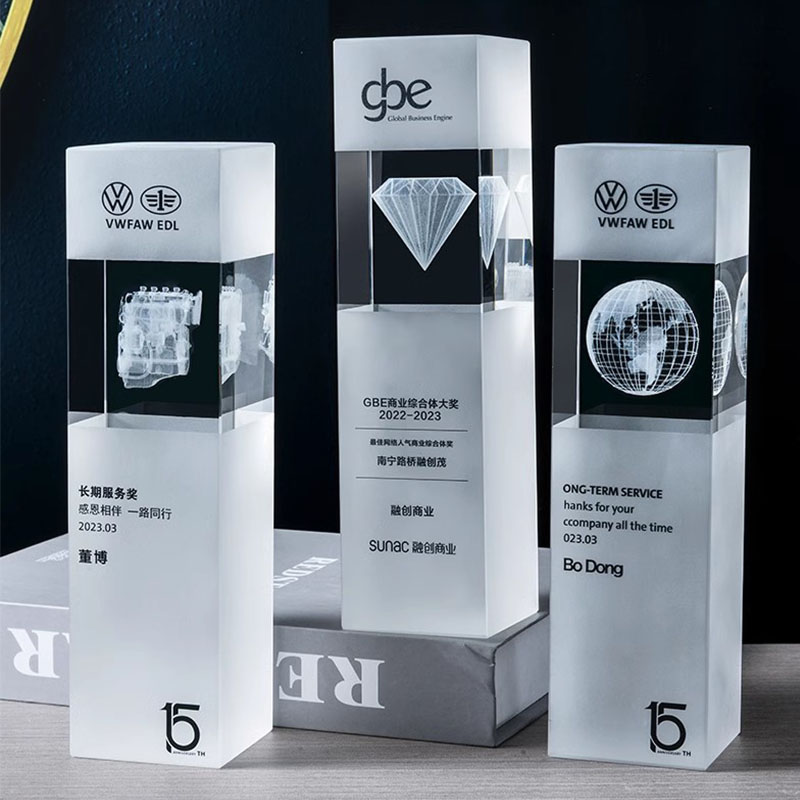 Crystal Honor Trophy 8.7